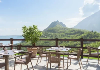 lefay dining outside